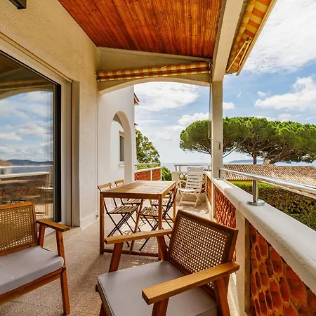 De Villa, Vue Sur A *